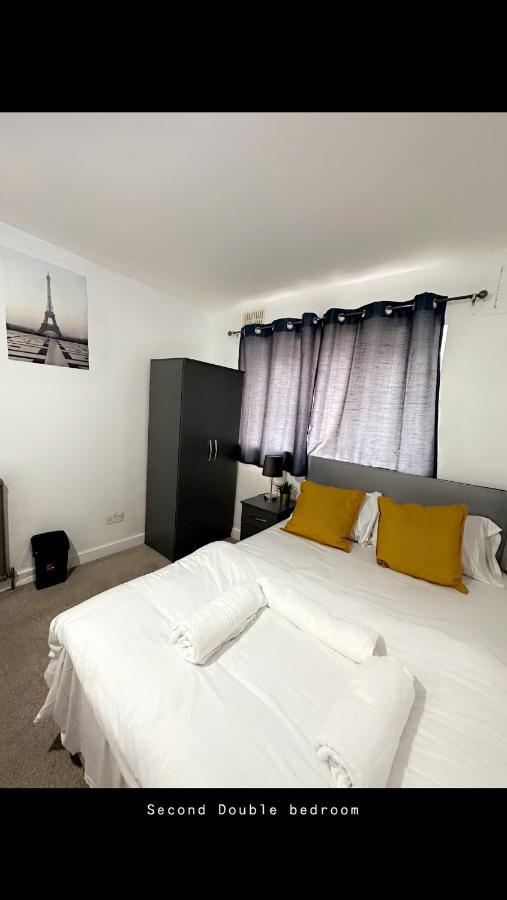 Apartamento 2 Bedroom Double Bed In East *